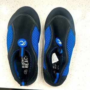 Kids swim shoes
